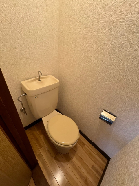 【コーポ岡富のトイレ】