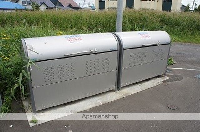 レオパレスファミリアIIIの外観写真