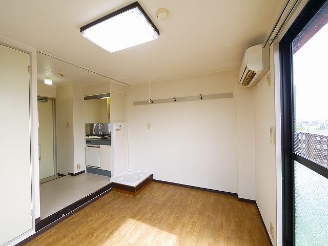 その他部屋・スペース　明るい洋室です