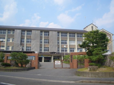 【ジョイフル岡本の中学校】