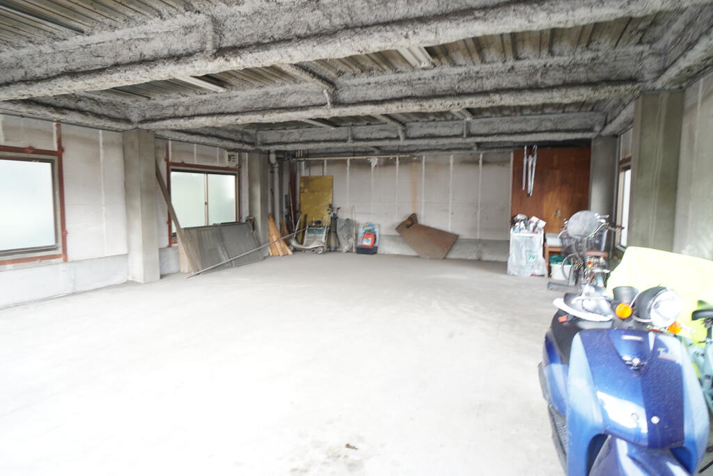 その他　１階の駐車場１台分使用可能