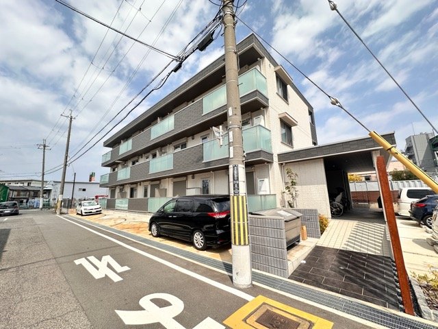 堺市西区浜寺船尾町東のアパートの建物外観