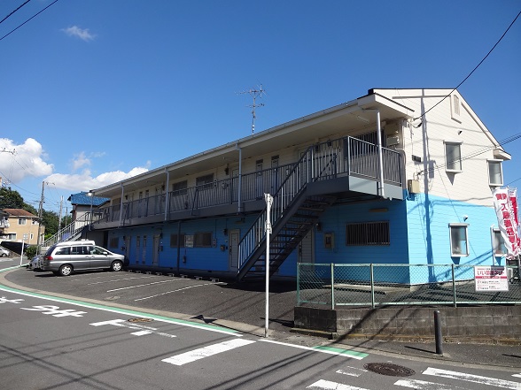 【横浜市青葉区梅が丘のアパートの建物外観】