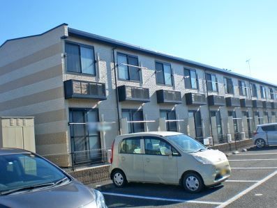 建物外観　駐車場