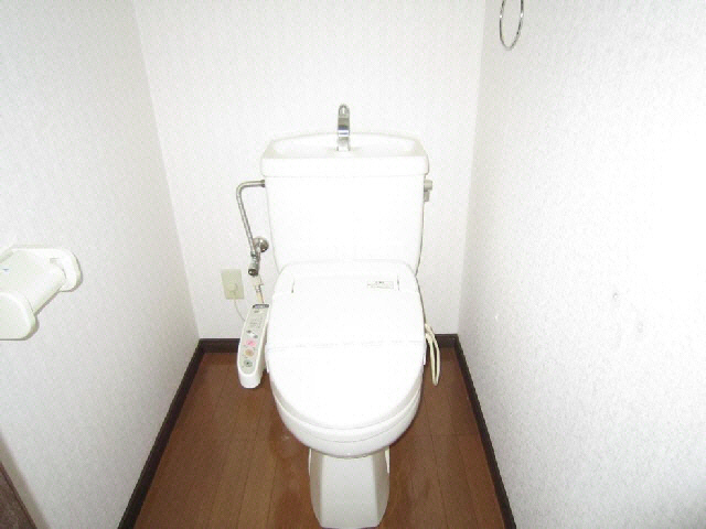 【レインボーハウスのトイレ】