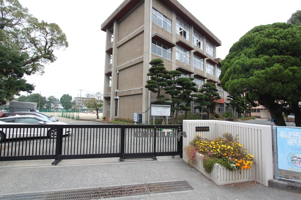 【熊本市南区田井島のマンションの小学校】