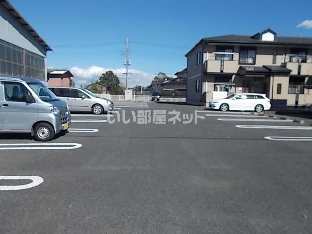 【水戸市吉沼町のアパートの駐車場】
