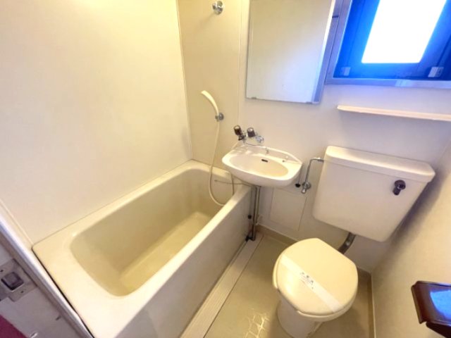 バス・シャワールーム　お風呂で日々の疲れを落としましょう