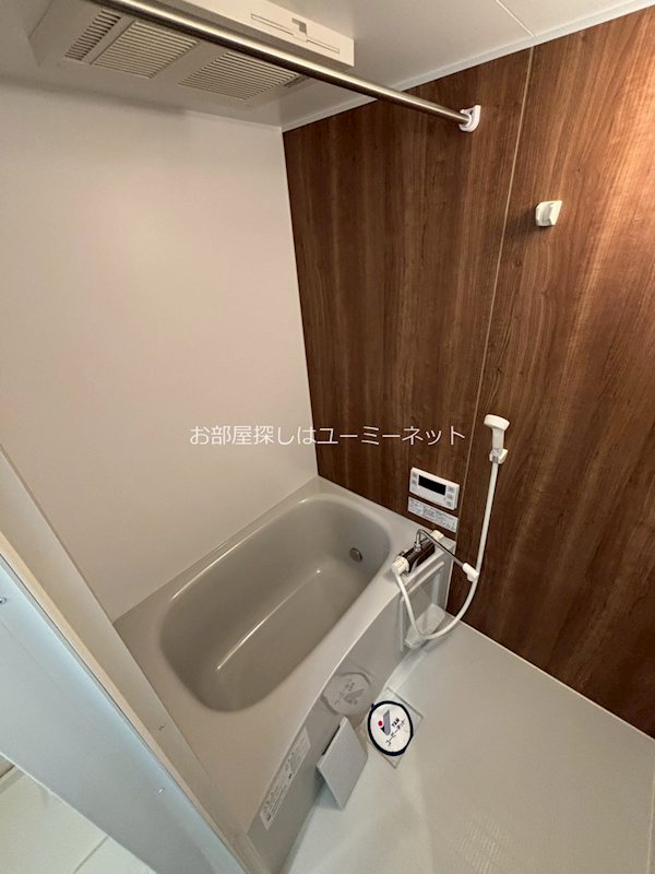 バス・シャワールーム　201号室の写真です。現況と相違がある場合は、現況優先。