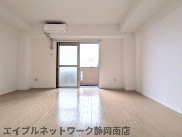 居室・リビング　おしゃれな居間です