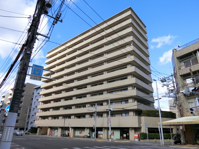 広島市中区鶴見町のマンションの建物外観