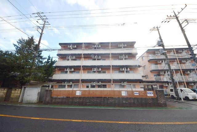 野田市山崎のマンションの建物外観