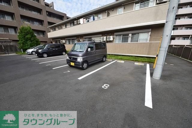 【横浜市旭区白根のアパートの駐車場】