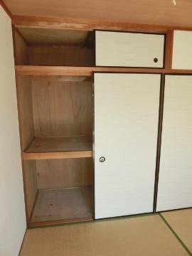 中沢マンション　収納　押入