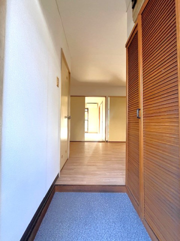 玄関　※他号室の写真です。