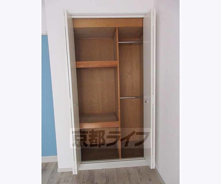 収納　ウォークインクローゼットです・