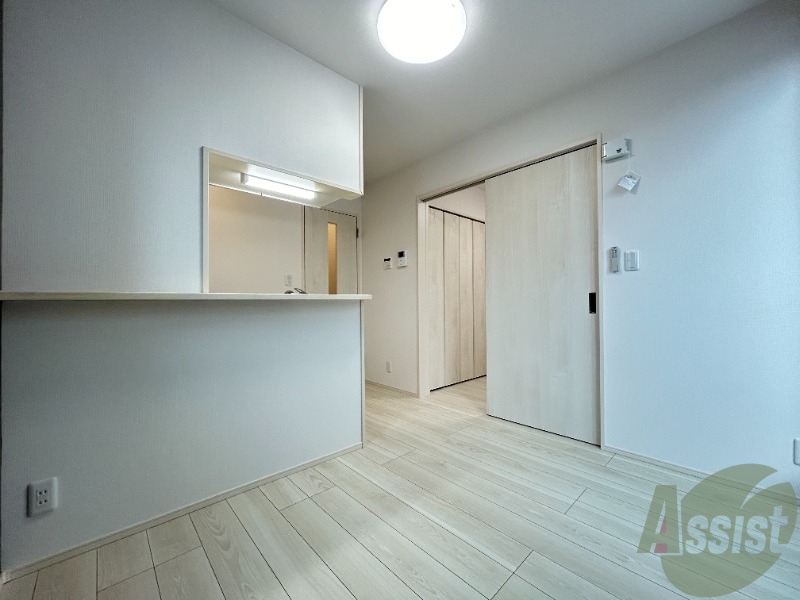 居室・リビング　６．２帖のＤＫです。広々としてきれいですね。