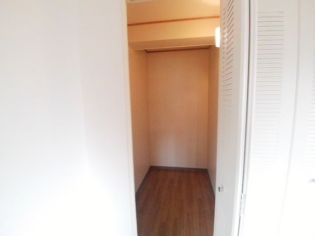 収納　荷物の多い方にウォークインクローゼット。