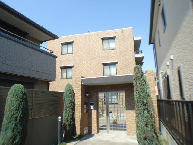 建物外観　ＪＲ・阪神線利用可能。