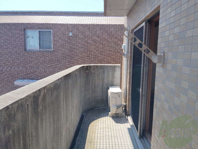 バルコニー　バルコニーもありますので洗濯物も干しやすい。