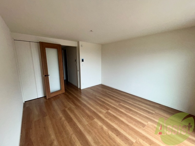 その他部屋・スペース　部屋に奥行きがあるので広々と感じることが出来ます。