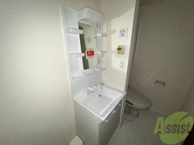 洗面設備　独立洗面台で朝の身支度も快適に行うことが出来ます。