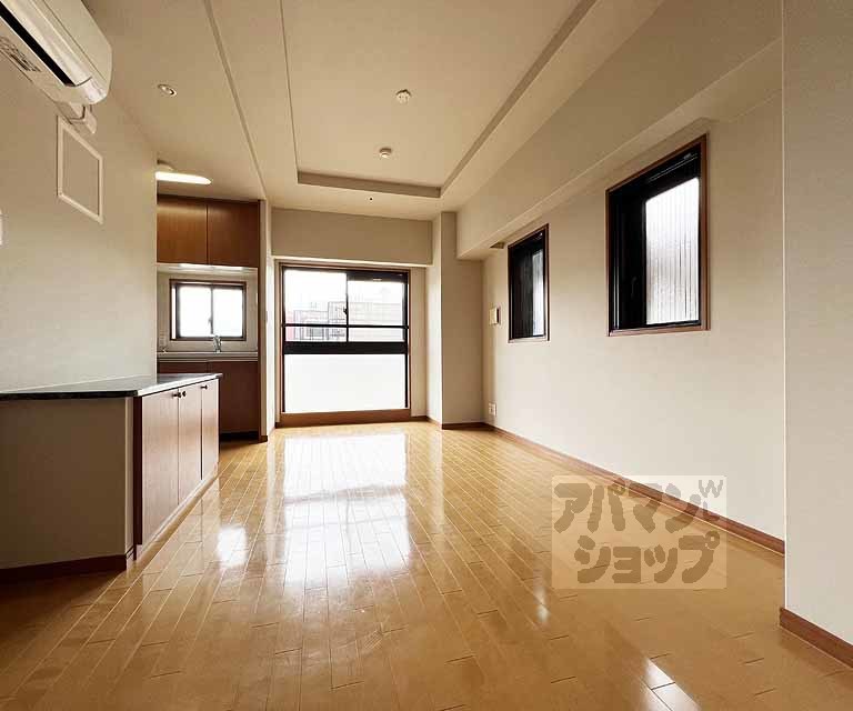 リーガル京都四条河原町通りIIの居間写真