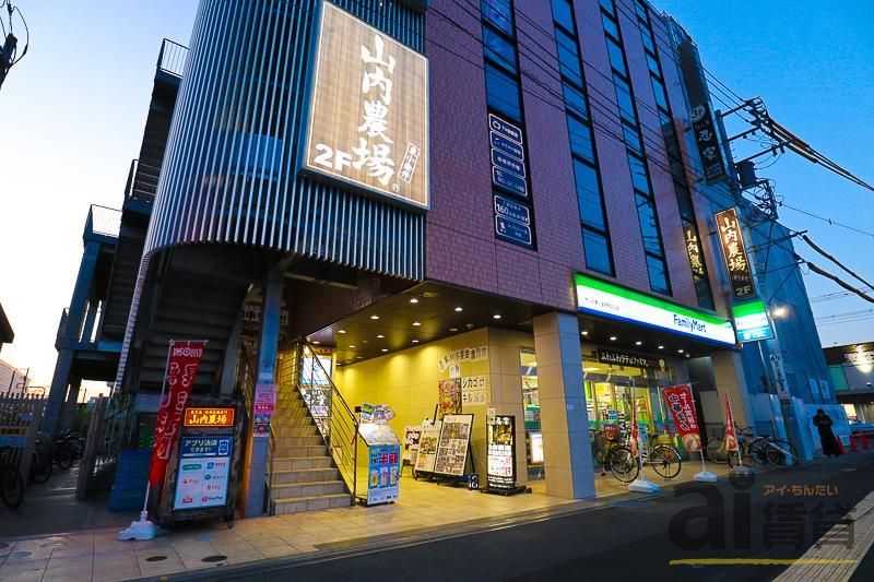コンビニ　ファミリーマートサンズ東小金井駅北口店（コンビニ）まで750m