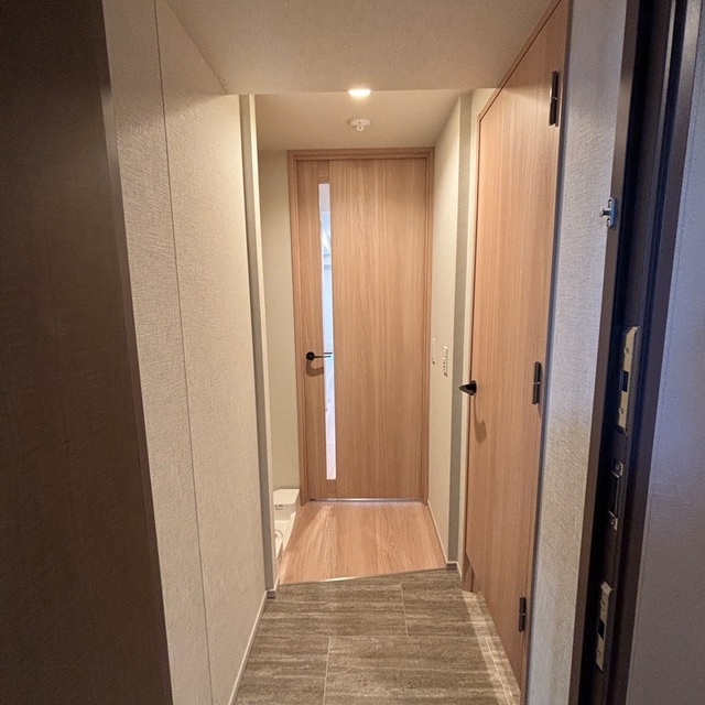 玄関　＊写真は同タイプ住戸です。