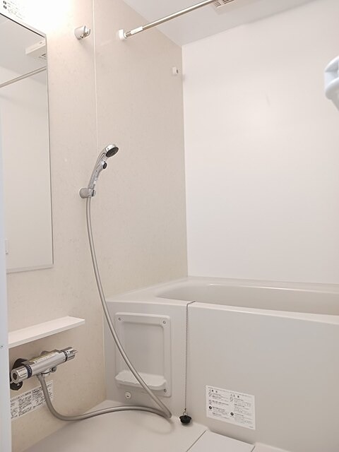 バス・シャワールーム　追い焚き付きです。