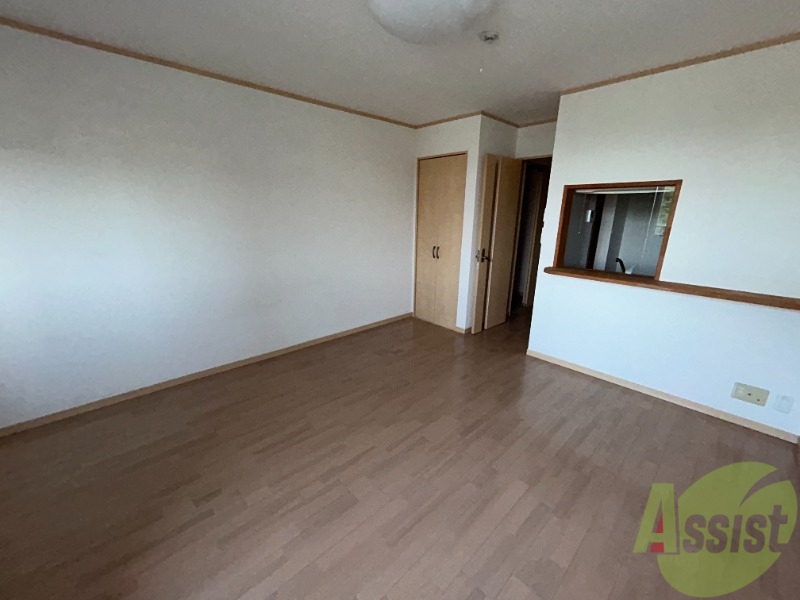 その他部屋・スペース　フローリングが綺麗な８帖の洋室になりますね。