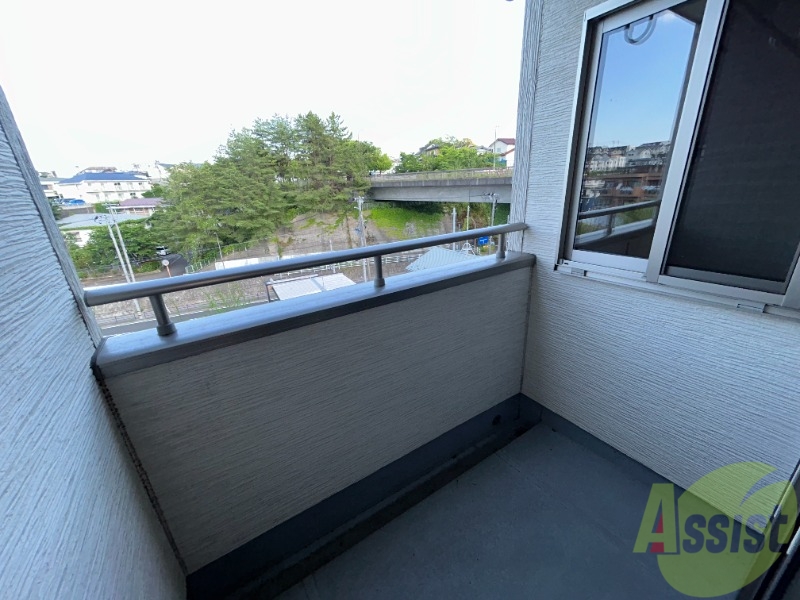 バルコニー　バルコニーからの景色は開放感があり素敵ですね