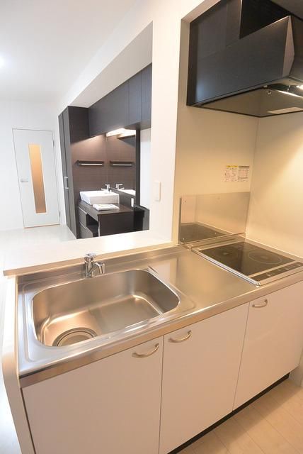 キッチン　★２口ＩＨコンロ付きでお料理はかどります★