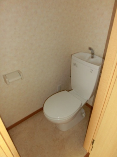 トイレ　清潔感のあるトイレです