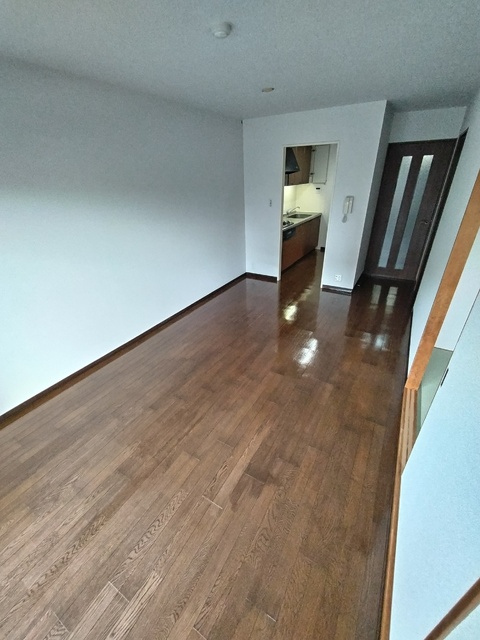 居室・リビング　南西向きで明るいＬＤＫ１２．４帖※同タイプ参考写真