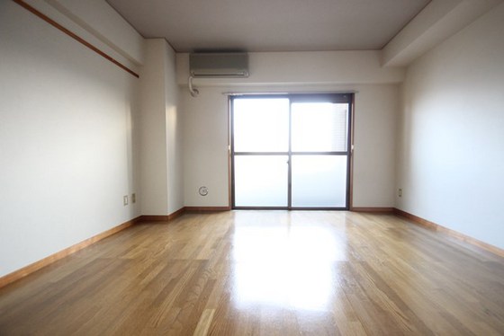 居室・リビング　※別室の写真です