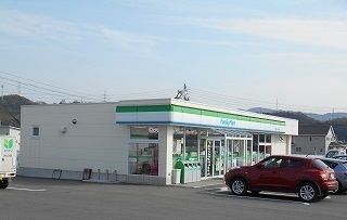 コンビニ　ファミリーマート浜の宮ビーチ様（コンビニ）まで400m