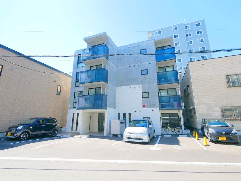 建物外観　都市ガス＆ネット無料♪大人気のデザイナーズマンションです♪