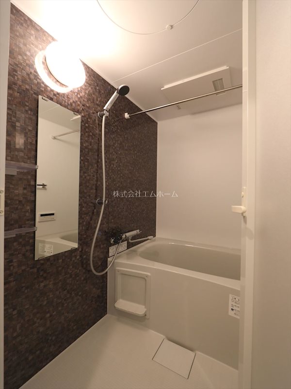 バス・シャワールーム　浴室暖房乾燥機能付バス