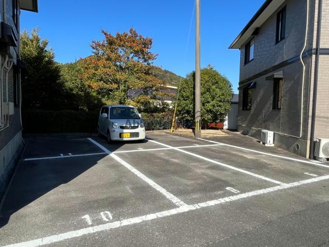 駐車場　駐車場