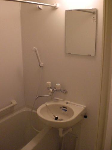 バス・シャワールーム　バス、トイレ別。浴室換気乾燥機ついてます