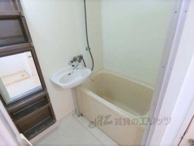 バス・シャワールーム　バス