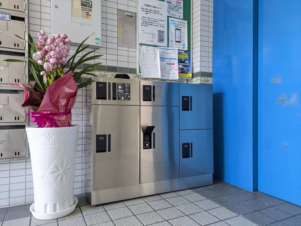 エントランス　宅配ボックス