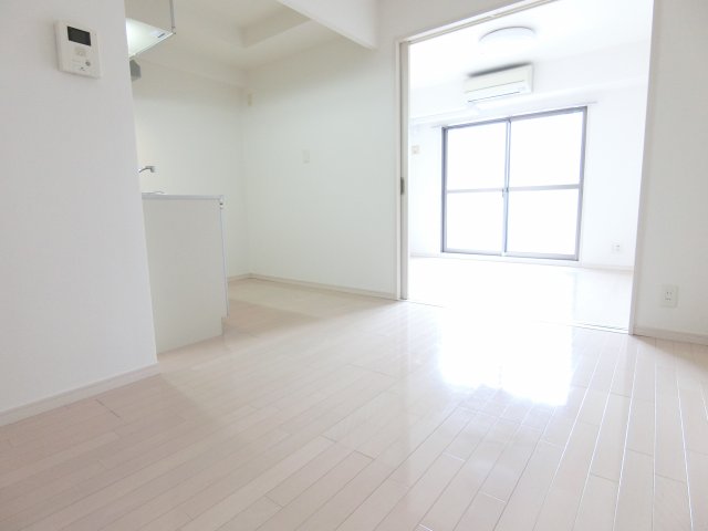 居室・リビング　詳細は、RISUMO江坂本店→06-6155-7137まで♪