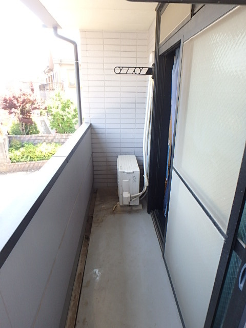 バルコニー　こちらの部屋には家具・家電は付いておりません。