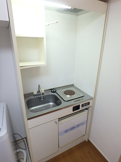 キッチン　こちらの部屋には家具・家電は付いておりません。