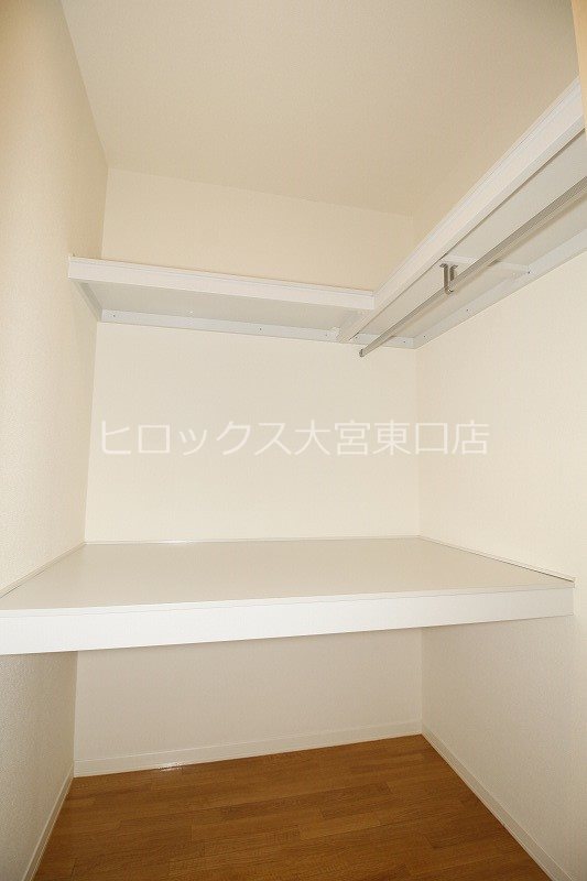 収納　ウォークインクローゼット内