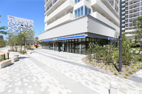コンビニ　ローソン北６条東二丁目店（コンビニ）まで80m