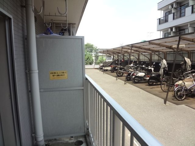 バルコニー　♪お布団を難なく干せるバルコニー付き♪