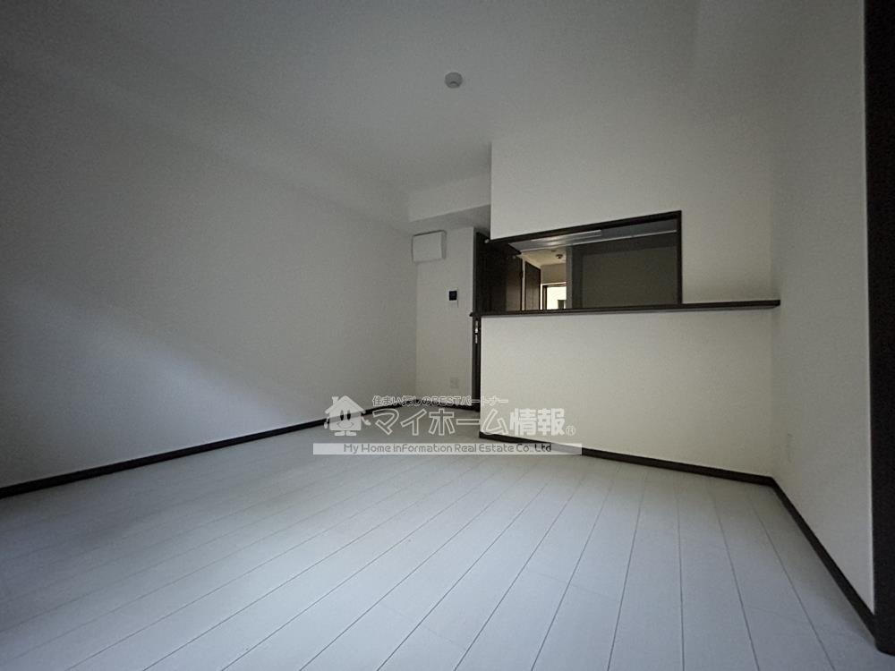 居室・リビング　※内観写真は205号を引用しており、内装が異なる場合がござい